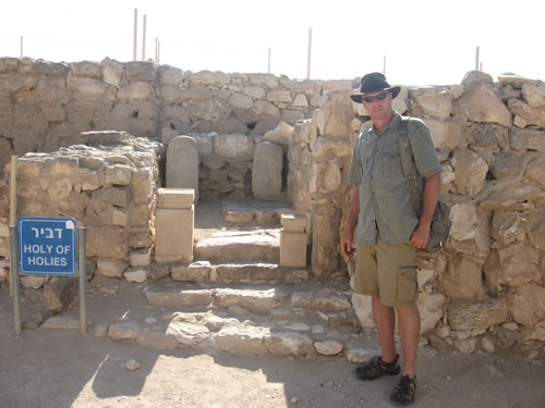 Galyn Wiemers in Arad in the temple